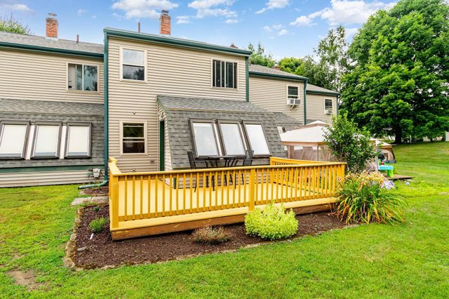 17 Hideaway Lane, Williston, VT 05495