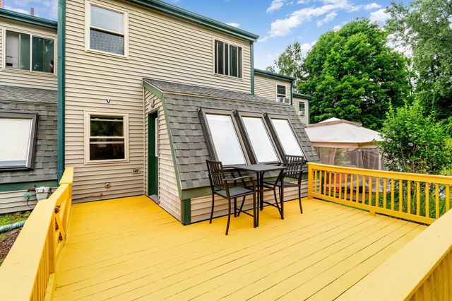 17 Hideaway Lane, Williston, VT 05495