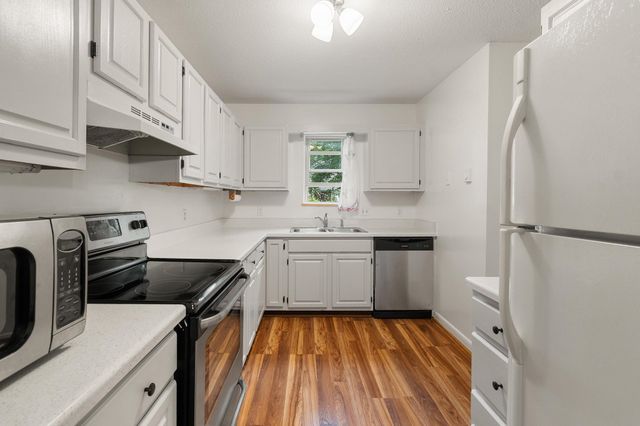 17 Hideaway Lane, Williston, VT 05495