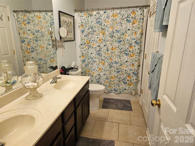 16931 Greenlawn Hills Court, Charlotte, NC 28213