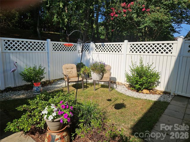 16931 Greenlawn Hills Court, Charlotte, NC 28213