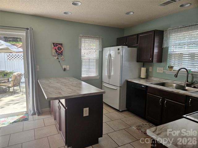 16931 Greenlawn Hills Court, Charlotte, NC 28213