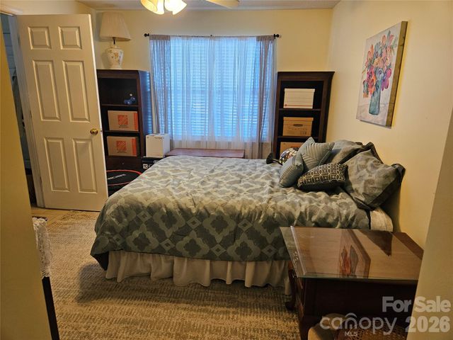 16931 Greenlawn Hills Court, Charlotte, NC 28213
