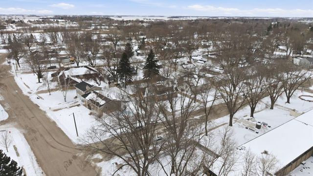 1109 13th Avenue SW, Willmar, MN 56201