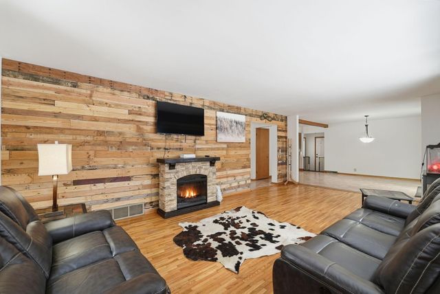 1109 13th Avenue SW, Willmar, MN 56201