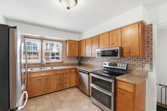 1109 13th Avenue SW, Willmar, MN 56201