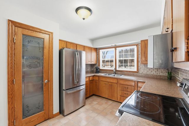 1109 13th Avenue SW, Willmar, MN 56201