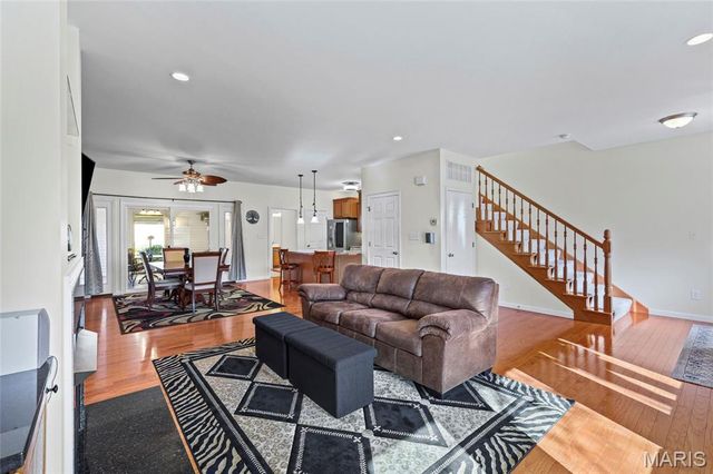 2637 Pearl Avenue, St Louis, MO 63139