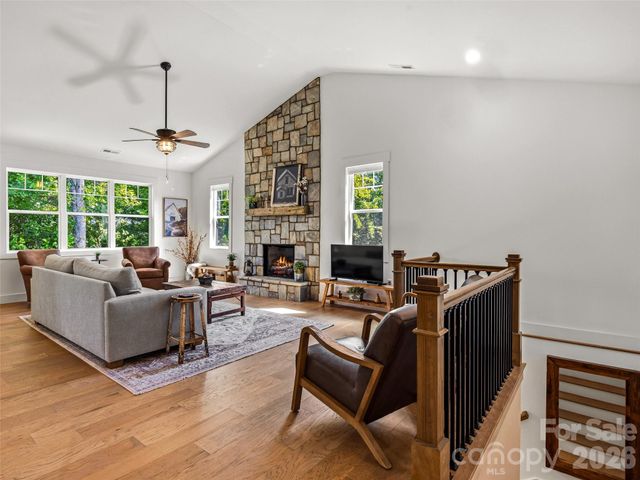 181 Byron Forest Drive, Horse Shoe, NC 28742