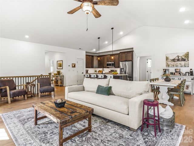 181 Byron Forest Drive, Horse Shoe, NC 28742