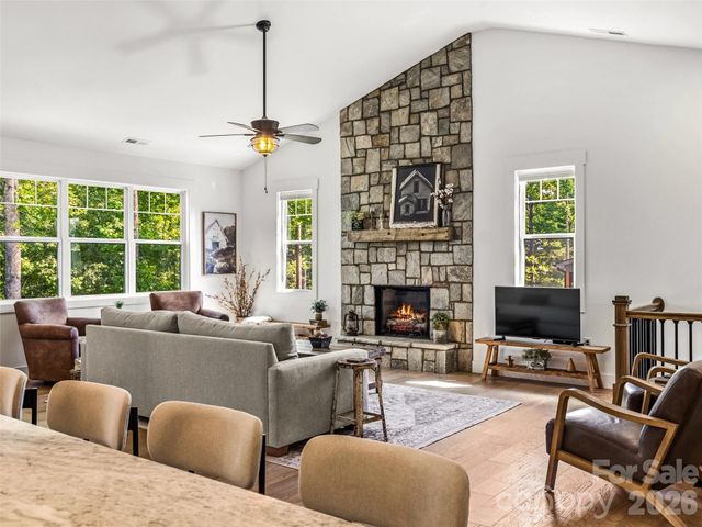 181 Byron Forest Drive, Horse Shoe, NC 28742