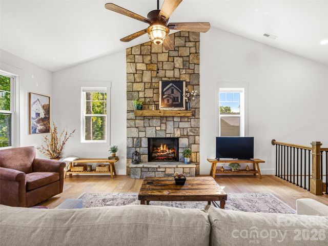 181 Byron Forest Drive, Horse Shoe, NC 28742