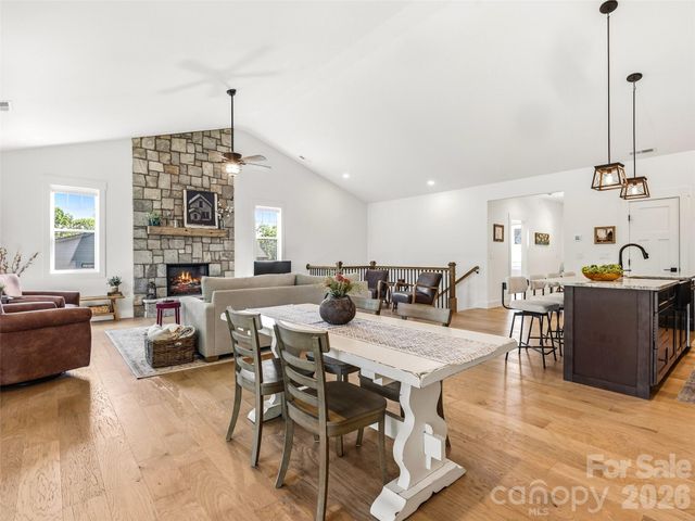 181 Byron Forest Drive, Horse Shoe, NC 28742