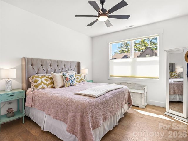 181 Byron Forest Drive, Horse Shoe, NC 28742