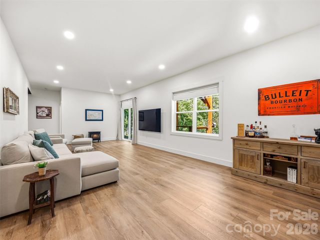 181 Byron Forest Drive, Horse Shoe, NC 28742
