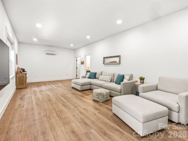 181 Byron Forest Drive, Horse Shoe, NC 28742