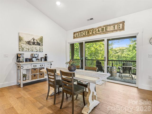 181 Byron Forest Drive, Horse Shoe, NC 28742