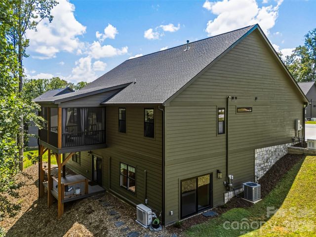181 Byron Forest Drive, Horse Shoe, NC 28742
