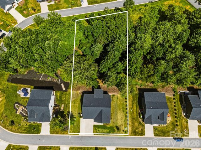 181 Byron Forest Drive, Horse Shoe, NC 28742
