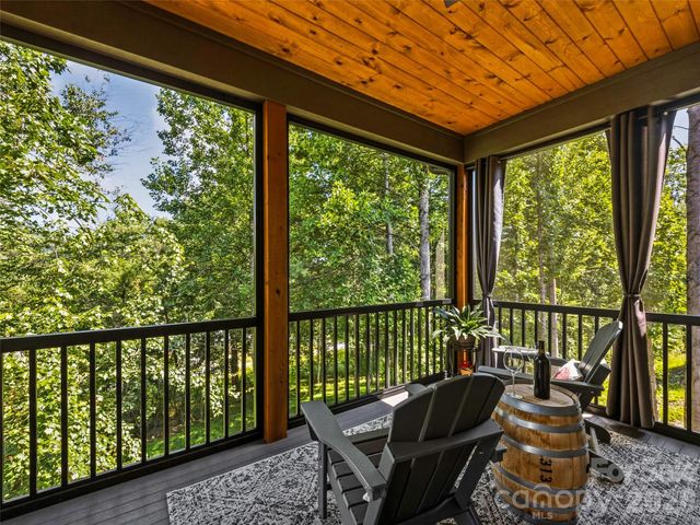 181 Byron Forest Drive, Horse Shoe, NC 28742