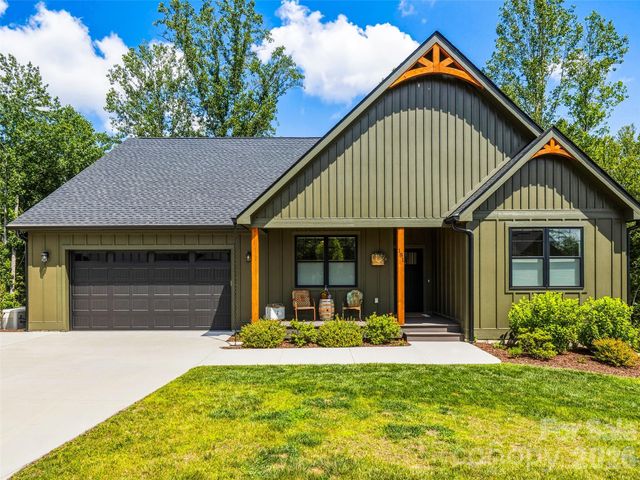 181 Byron Forest Drive, Horse Shoe, NC 28742