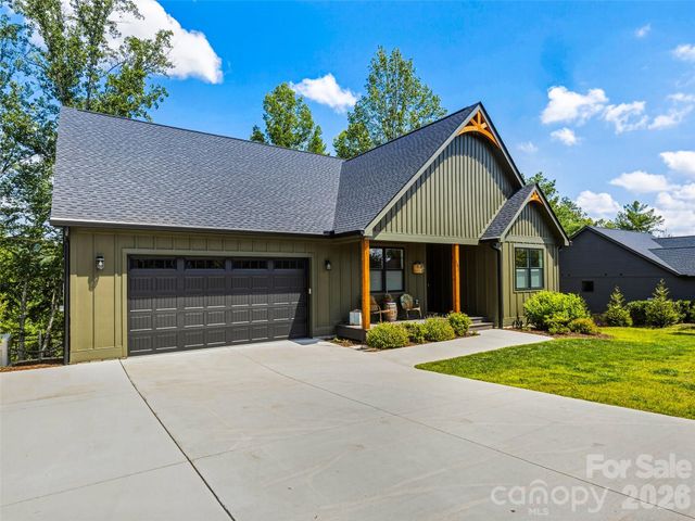 181 Byron Forest Drive, Horse Shoe, NC 28742