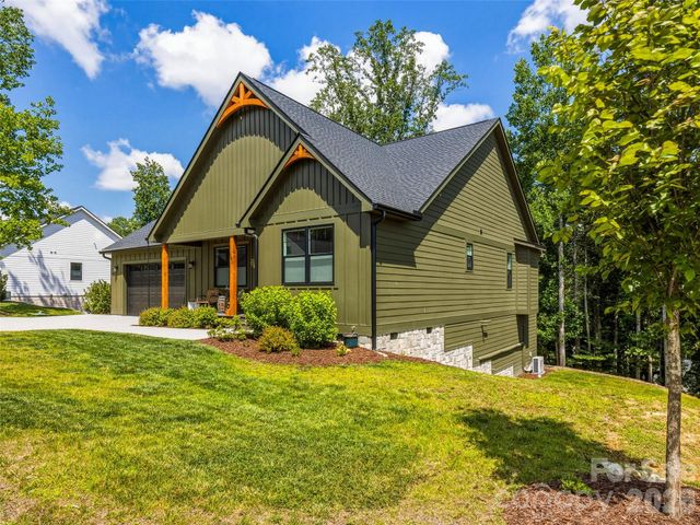 181 Byron Forest Drive, Horse Shoe, NC 28742