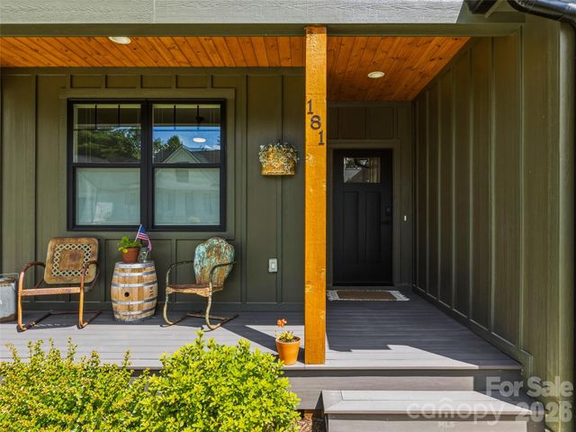 181 Byron Forest Drive, Horse Shoe, NC 28742