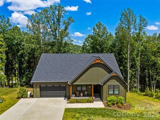 181 Byron Forest Drive, Horse Shoe, NC 28742