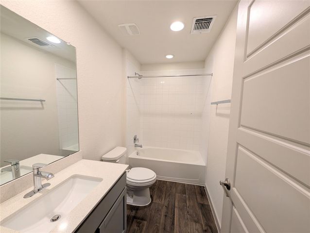 3704 Beechmont DR, Pflugerville, TX 78660
