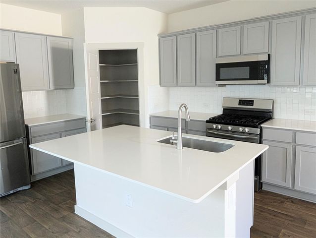 3704 Beechmont DR, Pflugerville, TX 78660
