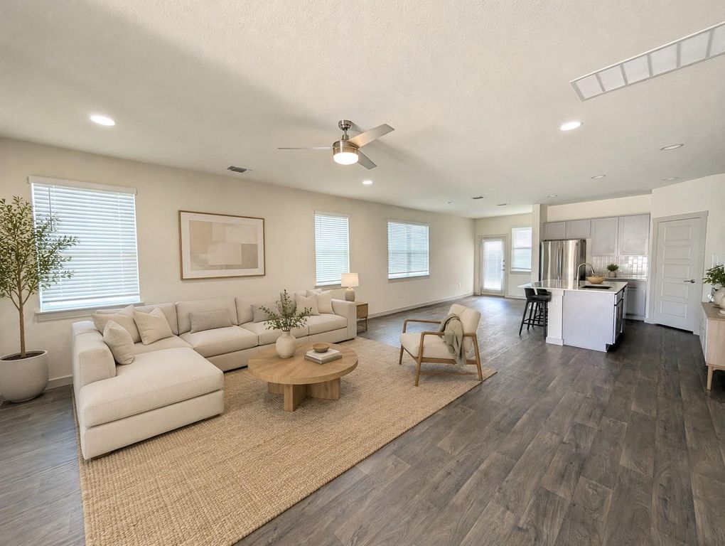 3704 Beechmont DR, Pflugerville, TX 78660