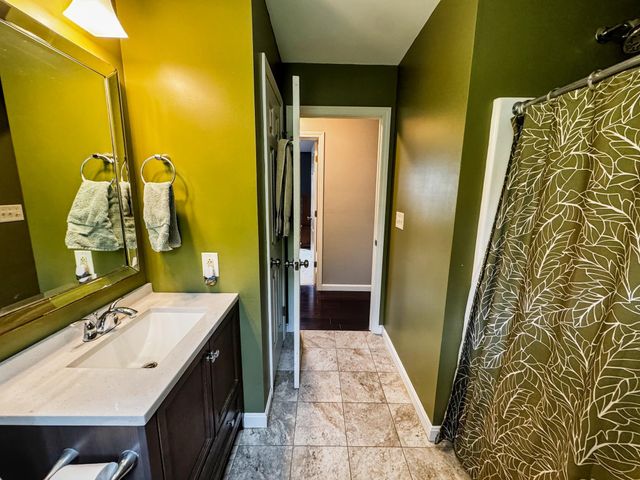 32 Albe Drive, Bennington, VT 05201