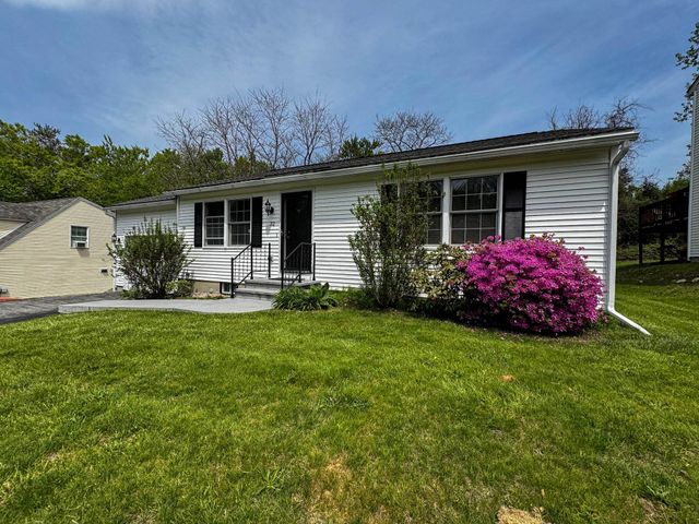 32 Albe Drive, Bennington, VT 05201