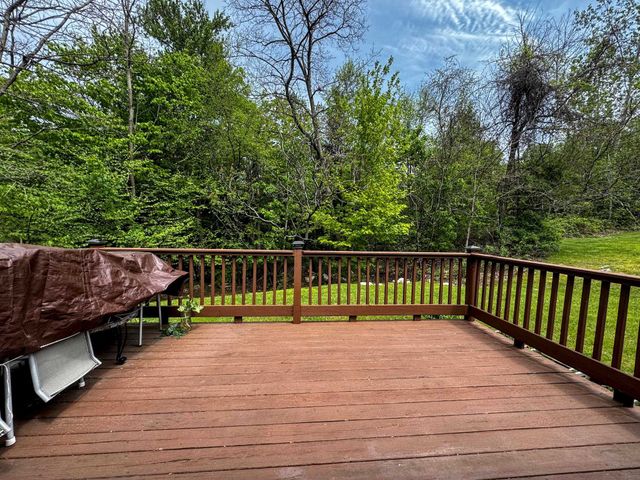 32 Albe Drive, Bennington, VT 05201