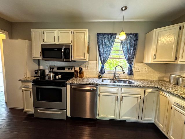 32 Albe Drive, Bennington, VT 05201