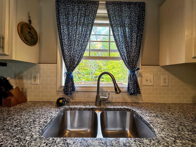 32 Albe Drive, Bennington, VT 05201