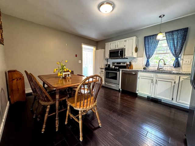 32 Albe Drive, Bennington, VT 05201