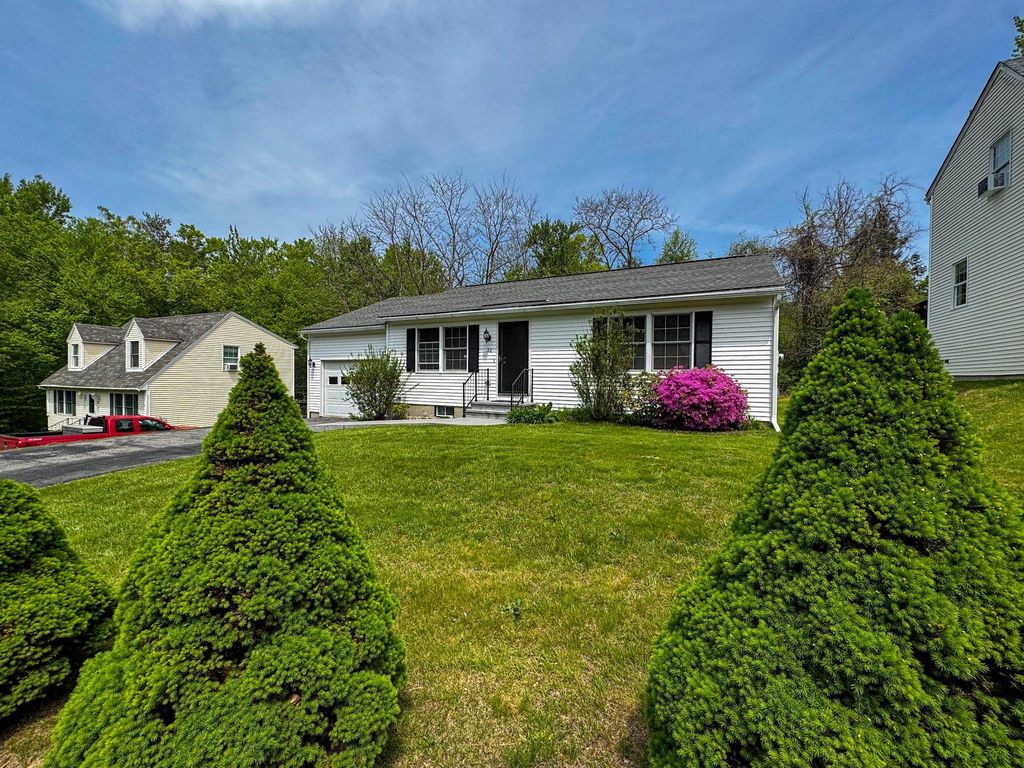32 Albe Drive, Bennington, VT 05201