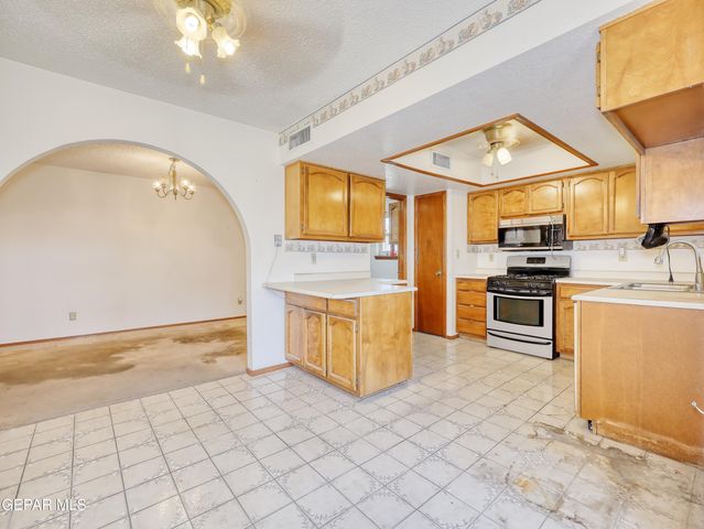 3540 PROUD EAGLE Drive, El Paso, TX 79936