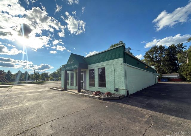 21000 Middlebelt Road, Farmington Hills, MI 48336