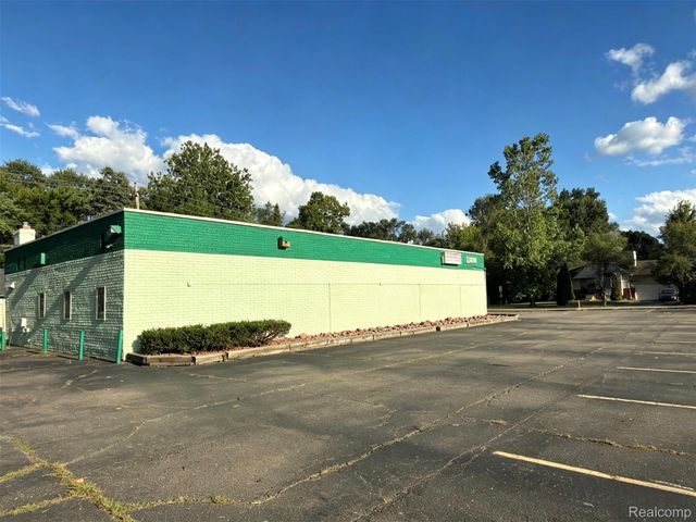 21000 Middlebelt Road, Farmington Hills, MI 48336