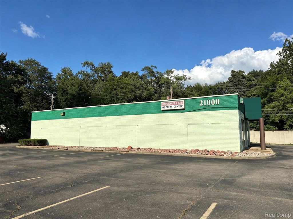 21000 Middlebelt Road, Farmington Hills, MI 48336