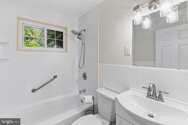 6 MEADOWBROOK LN, Media, PA 19063