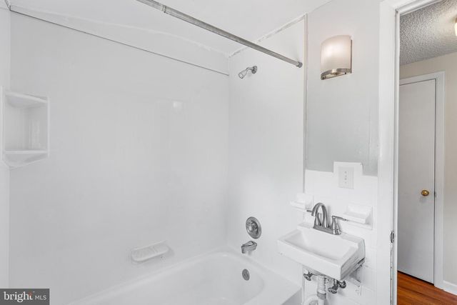 6 MEADOWBROOK LN, Media, PA 19063