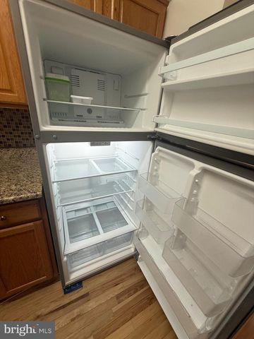 28 OAK SHADOWS, Catonsville, MD 21228