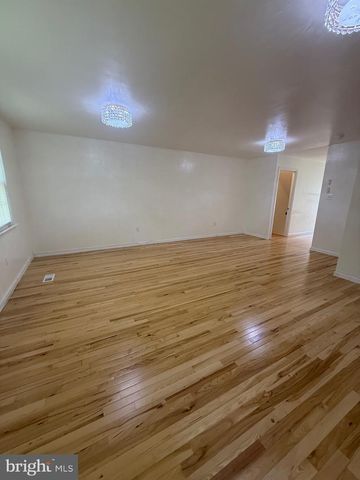 28 OAK SHADOWS, Catonsville, MD 21228