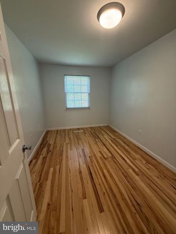 28 OAK SHADOWS, Catonsville, MD 21228