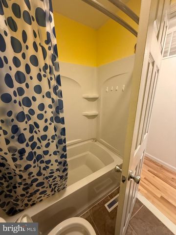 28 OAK SHADOWS, Catonsville, MD 21228