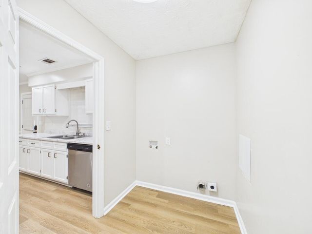 9 W Jeep Road, Phenix City, AL 36869